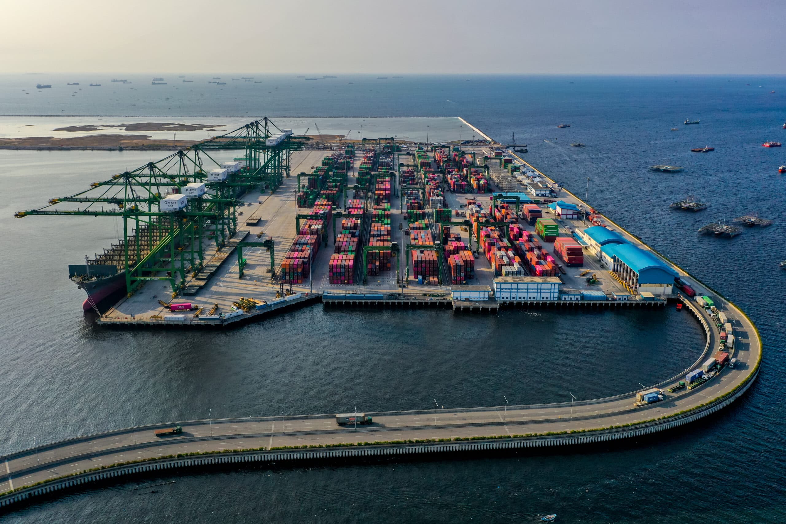 Is Customs Clearance Slowing Down UK Trade? A Look at Felixstowe Operations